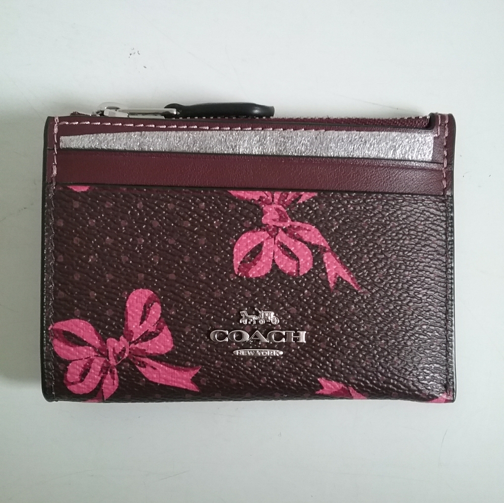 NWT Coach Bow Print card holder